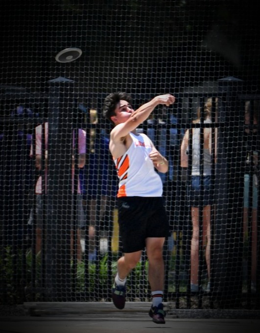 Gerard throwing discus